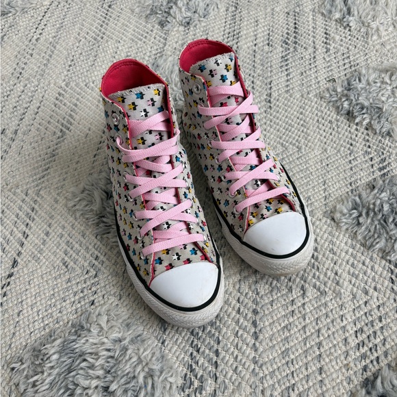 Converse - Picture 2 of 8